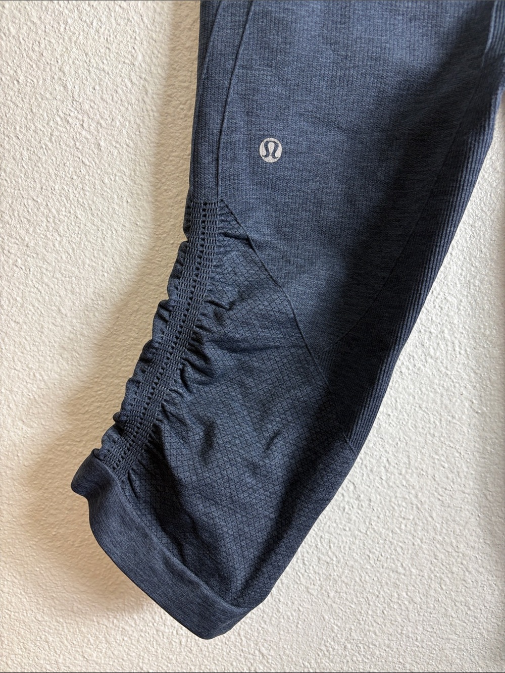 Lululemon In The Flow Crop II - Picture 4 of 8